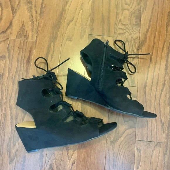 2/$20 or 3/$25 Lace Up Wedge Gladiator Sandals 8 1/2 - Picture 4 of 8